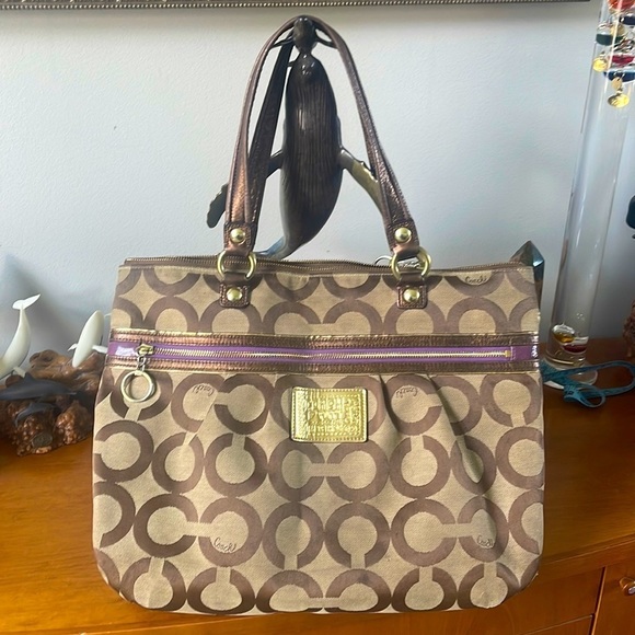 Coach Handbags - Extra Large Coach Poppy w/ purple front zipper